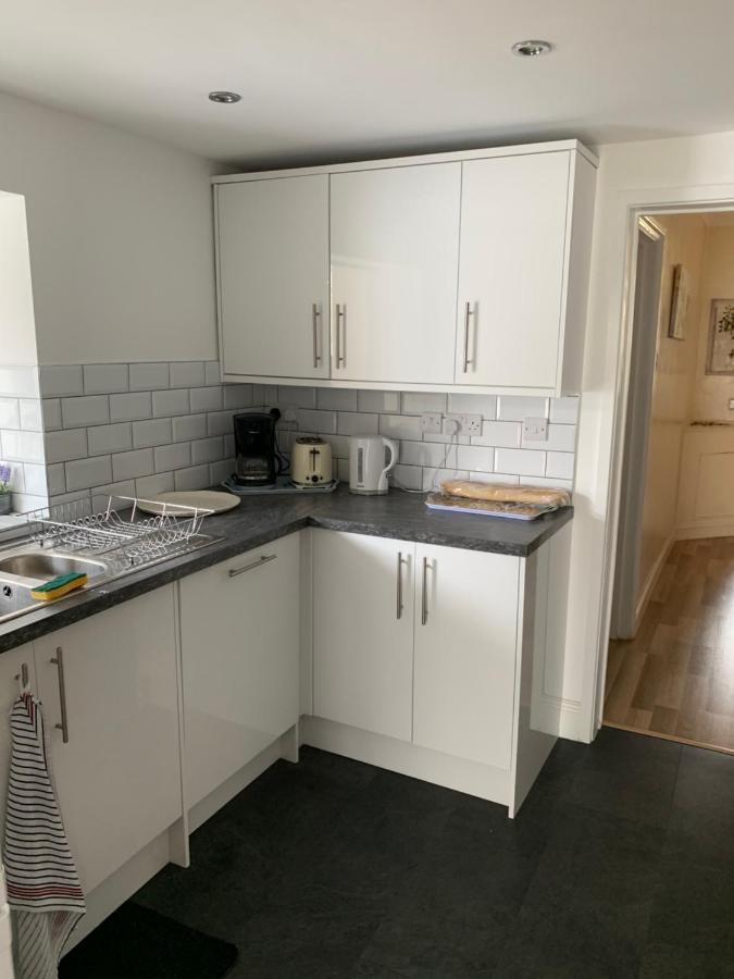 Relaxing Home - 7-10Min To Bournemouth Sandy Beach By Car - Private Garden, Parking And Spa Dış mekan fotoğraf