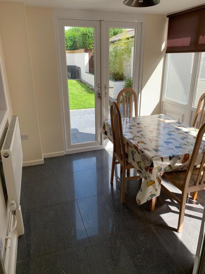 Relaxing Home - 7-10Min To Bournemouth Sandy Beach By Car - Private Garden, Parking And Spa Dış mekan fotoğraf