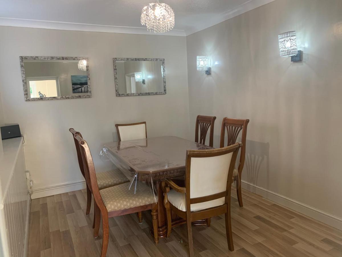 Relaxing Home - 7-10Min To Bournemouth Sandy Beach By Car - Private Garden, Parking And Spa Dış mekan fotoğraf