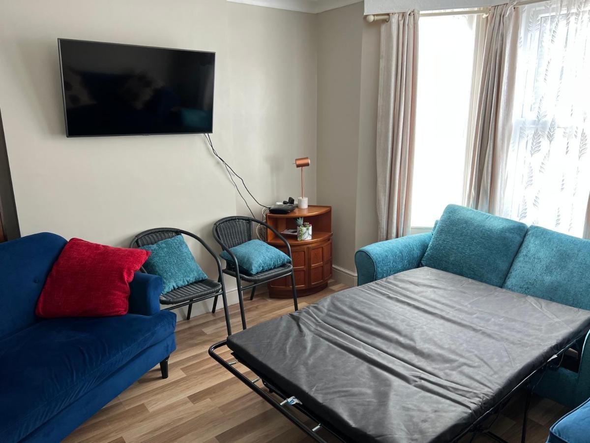 Relaxing Home - 7-10Min To Bournemouth Sandy Beach By Car - Private Garden, Parking And Spa Dış mekan fotoğraf