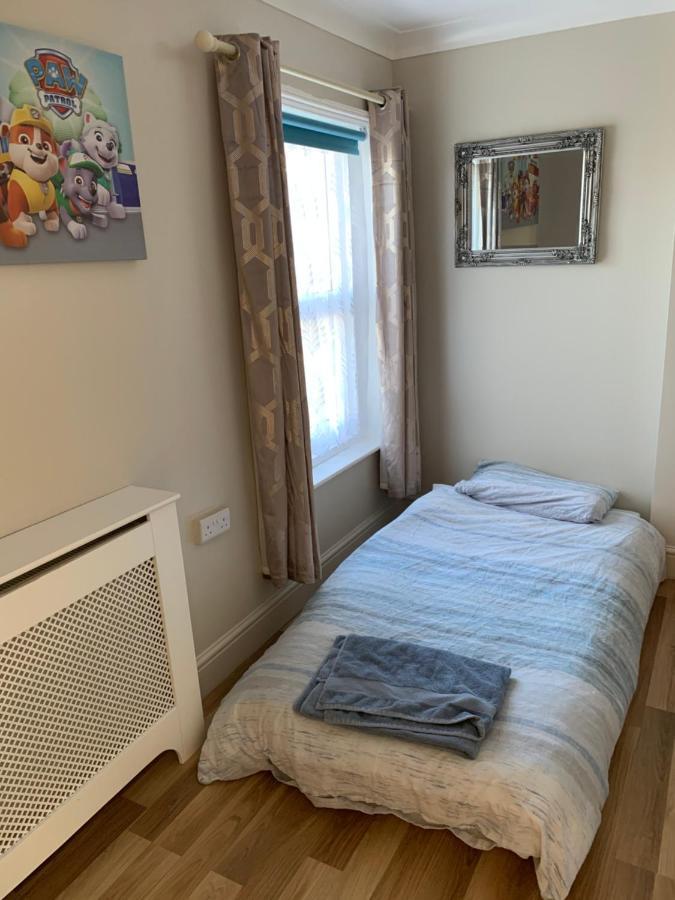 Relaxing Home - 7-10Min To Bournemouth Sandy Beach By Car - Private Garden, Parking And Spa Dış mekan fotoğraf